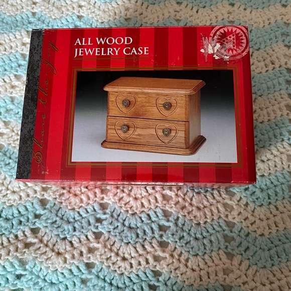 New in original box brown small jewelry box engraved with hearts - Picture 6 of 6